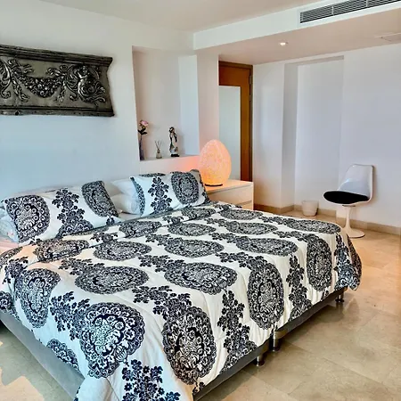 Beautiful 2 Bedroom Ocean View In Apartamento Cartagena
