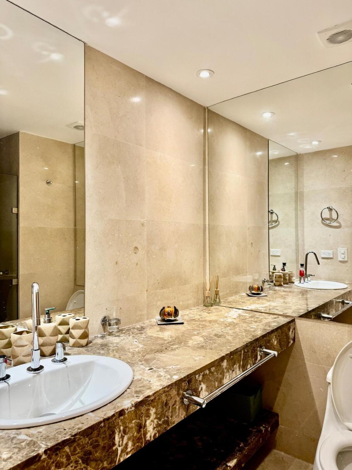 Beautiful 2 Bedroom Ocean View In *