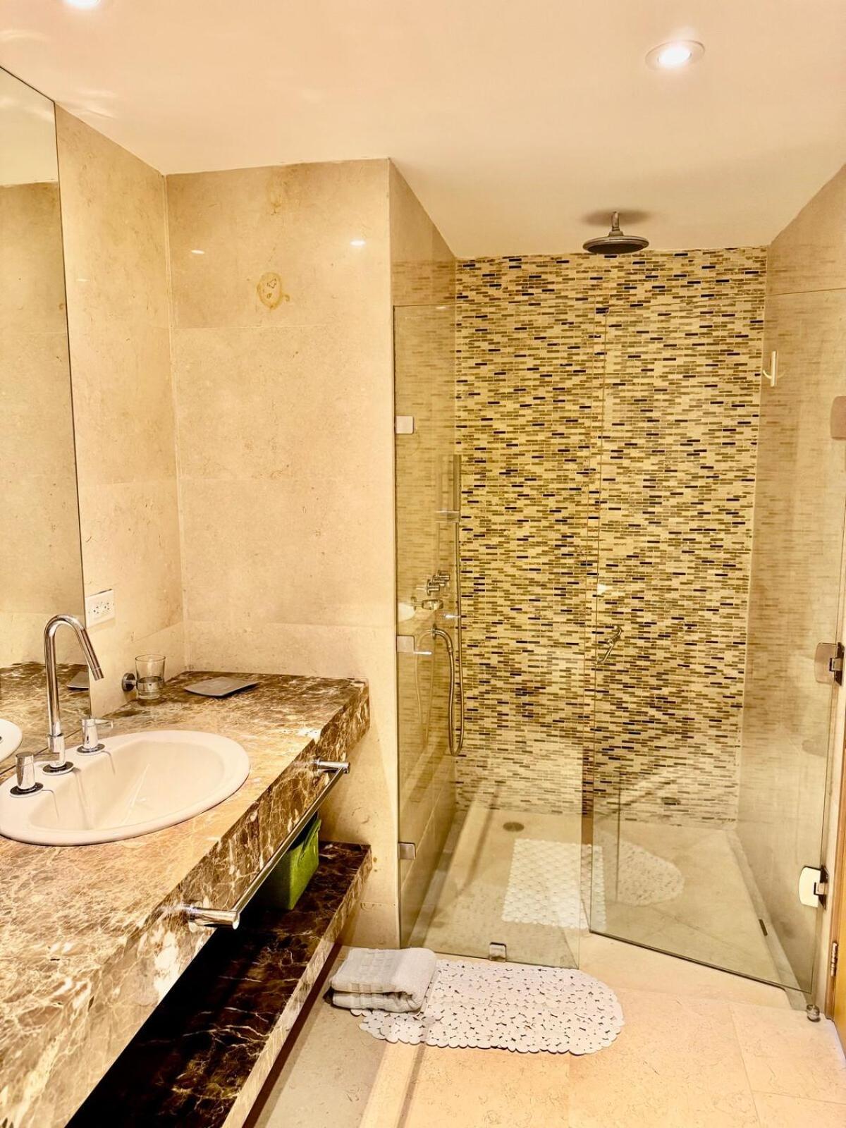 Beautiful 2 Bedroom Ocean View In * Cartagena