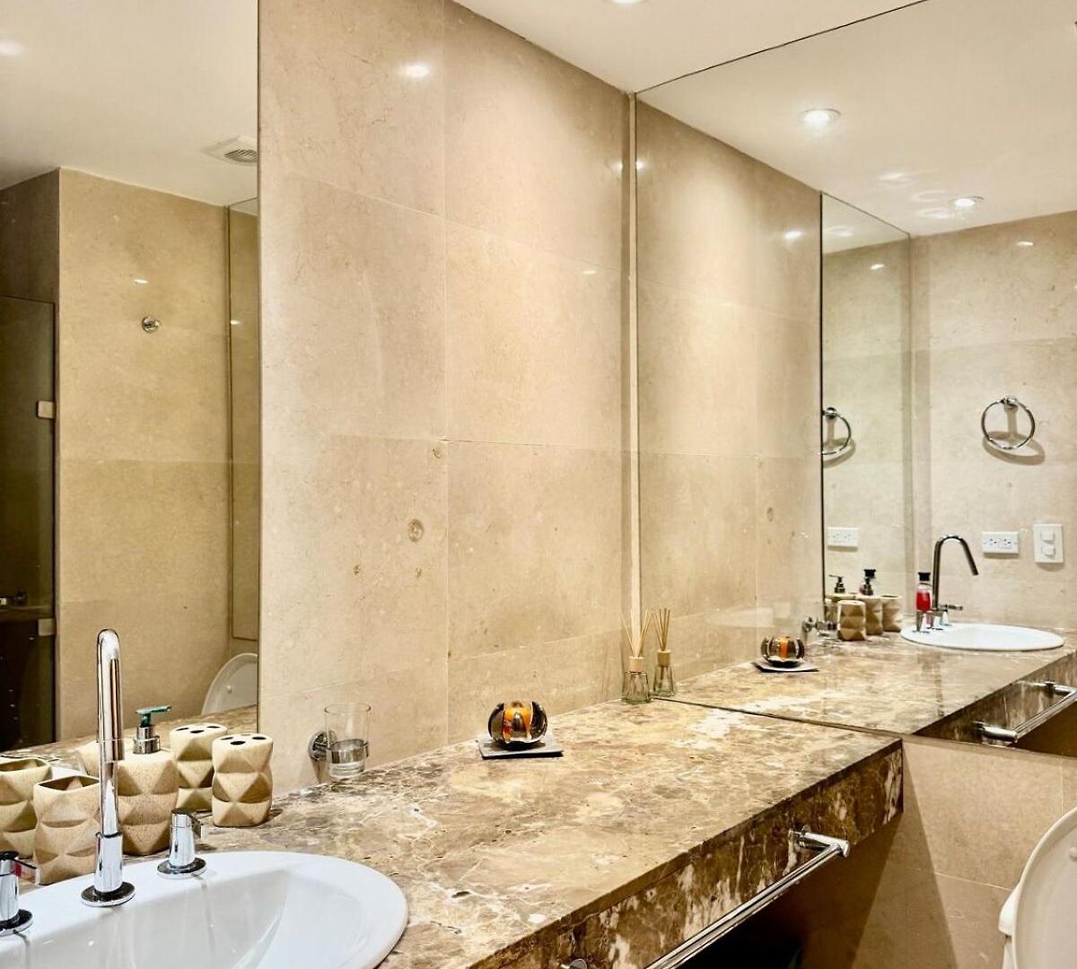 Beautiful 2 Bedroom Ocean View In *