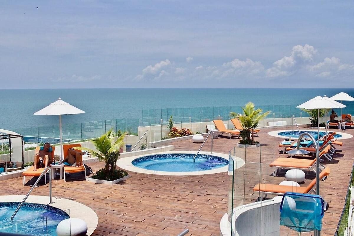 Beautiful 2 Bedroom Ocean View In
