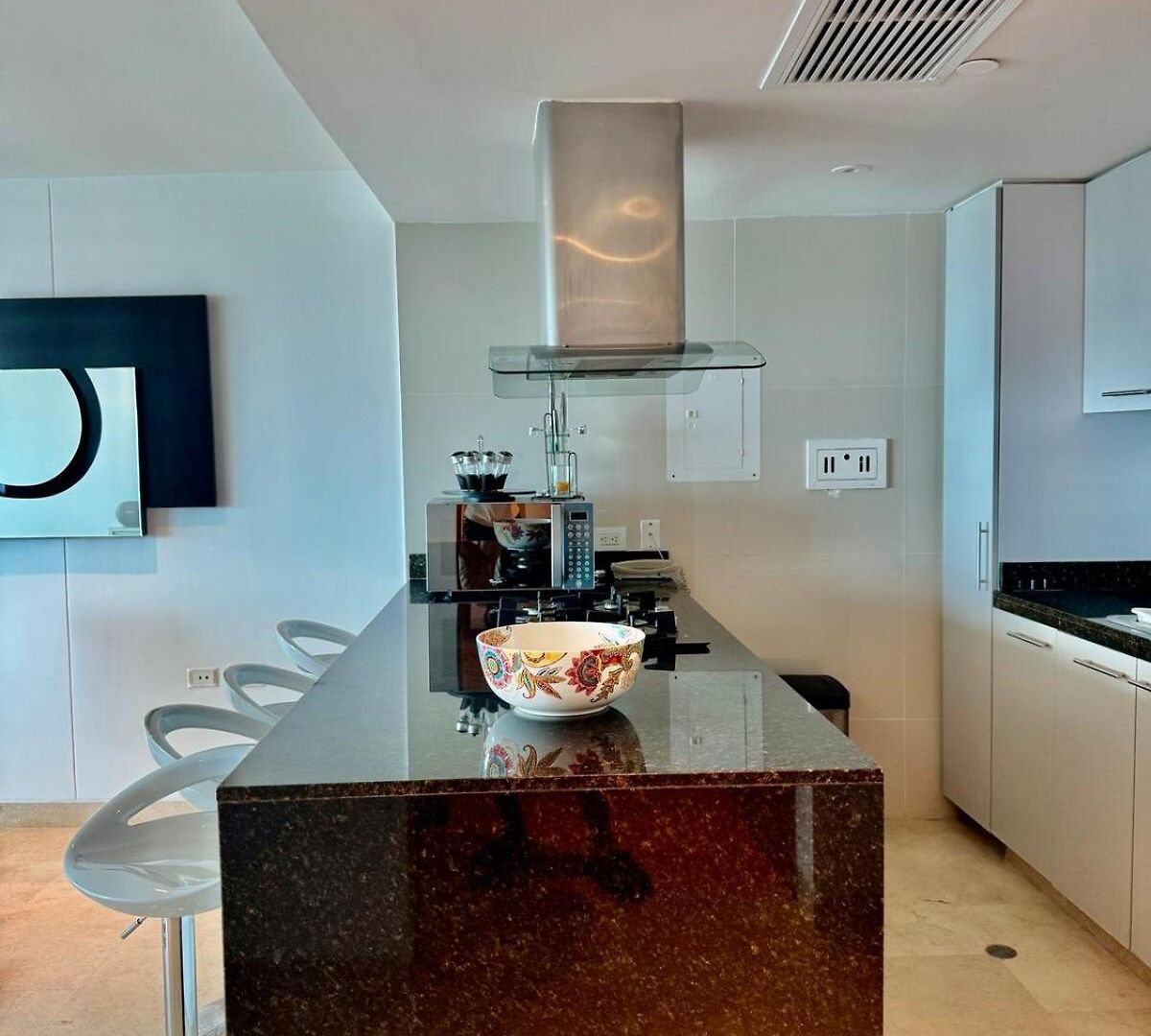 Beautiful 2 Bedroom Ocean View In *