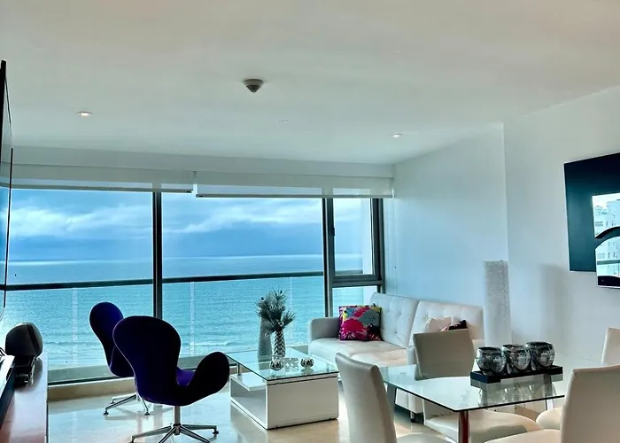 Beautiful 2 Bedroom Ocean View Condo In Cartagena